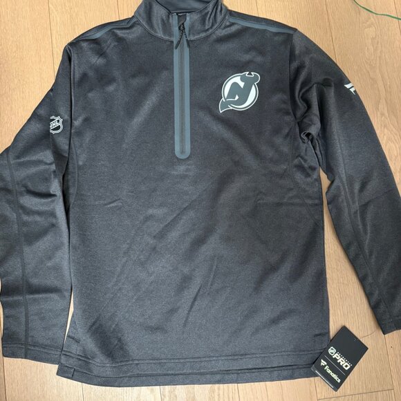 New Jersey Devils quarter zip new with tags